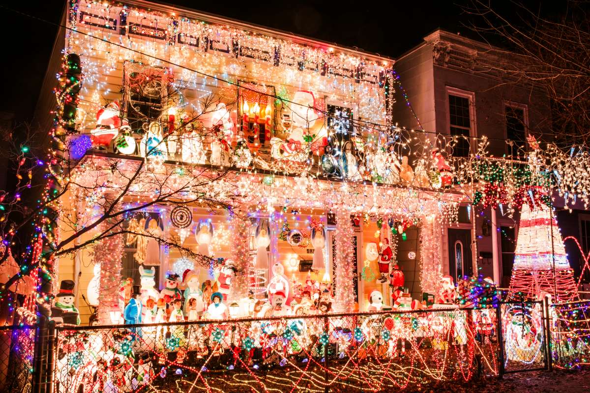 01 Richmond Virginia Neighborhood - Tacky Light Tour - Winter Holiday Christmas - Home House Lights Decorate.JPG